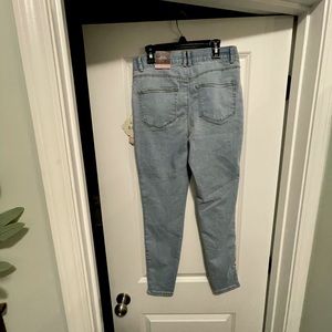 Knox Rose Women's Mid Rise Embroidered Ankle Skinny Jean Size 6 Light Blue